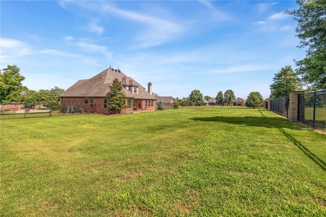 10849 Rosehaven Lane, Bentonville, AR 72712