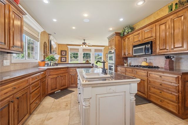 10849 Rosehaven Lane, Bentonville, AR 72712