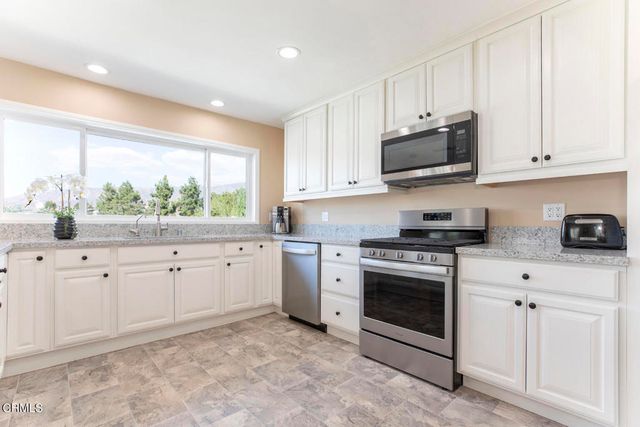 10272 Willow Springs Lane, Sunland, CA 91040