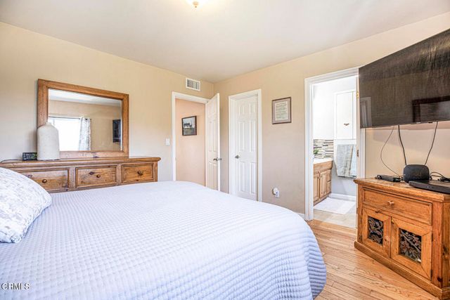 10272 Willow Springs Lane, Sunland, CA 91040