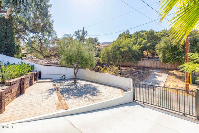 10272 Willow Springs Lane, Sunland, CA 91040