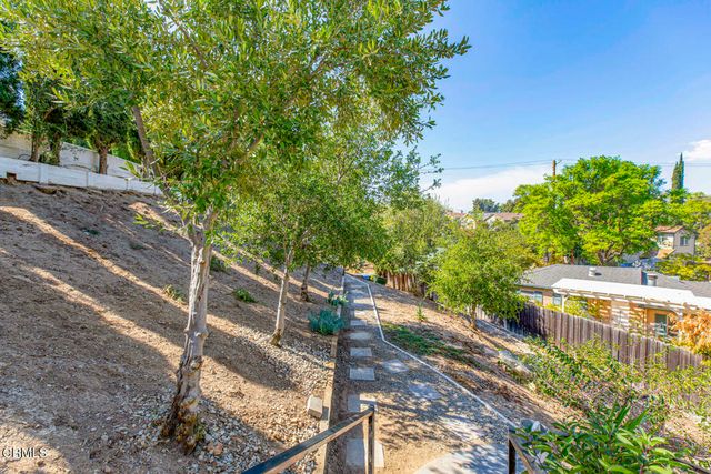 10272 Willow Springs Lane, Sunland, CA 91040