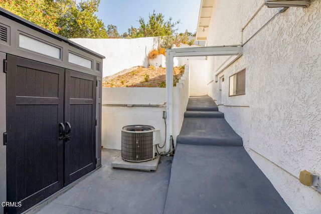 10272 Willow Springs Lane, Sunland, CA 91040