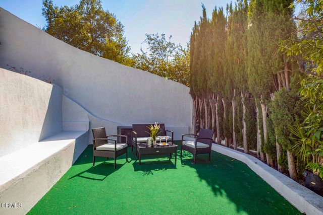 10272 Willow Springs Lane, Sunland, CA 91040