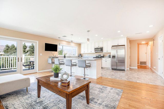 10272 Willow Springs Lane, Sunland, CA 91040