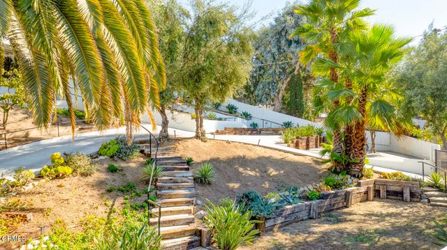 10272 Willow Springs Lane, Sunland, CA 91040