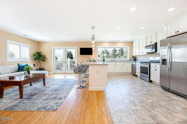 10272 Willow Springs Lane, Sunland, CA 91040