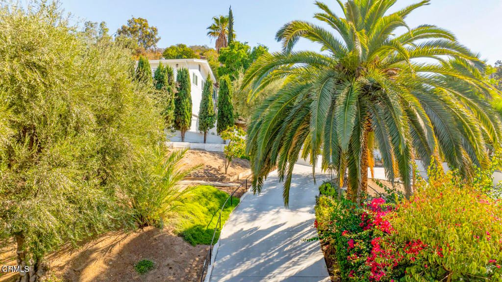 10272 Willow Springs Lane, Sunland, CA 91040