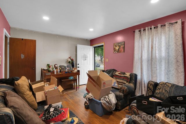 1616 Mcallister Drive, Charlotte, NC 28216