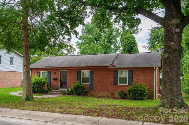 1616 Mcallister Drive, Charlotte, NC 28216