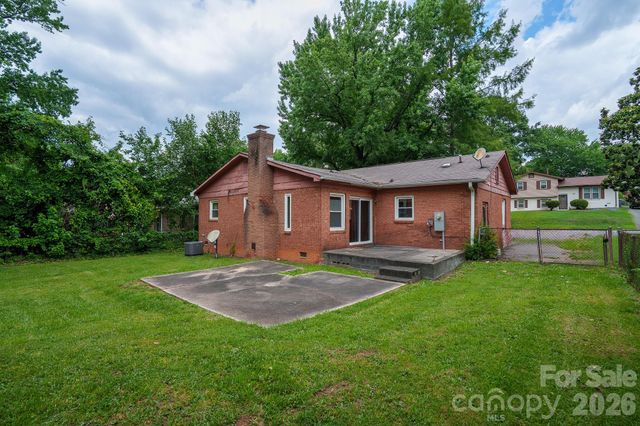 1616 Mcallister Drive, Charlotte, NC 28216