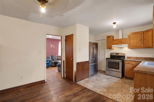 1616 Mcallister Drive, Charlotte, NC 28216