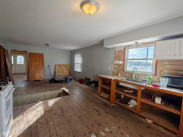 760 E 600 S, Shelbyville, IN 46176