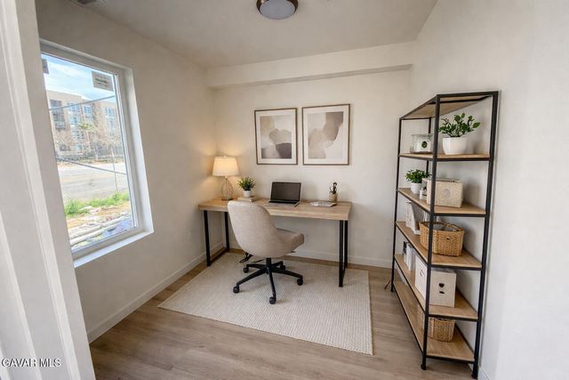 38225 E 9th Street 1, Palmdale, CA 93550