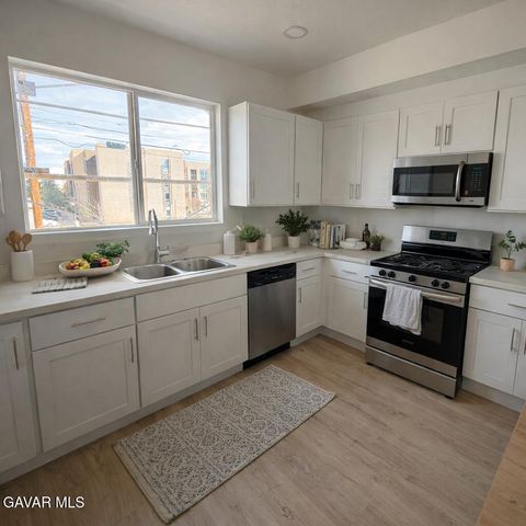 38225 E 9th Street 1, Palmdale, CA 93550
