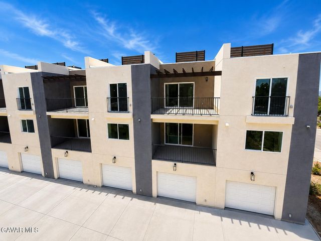 38225 E 9th Street 1, Palmdale, CA 93550