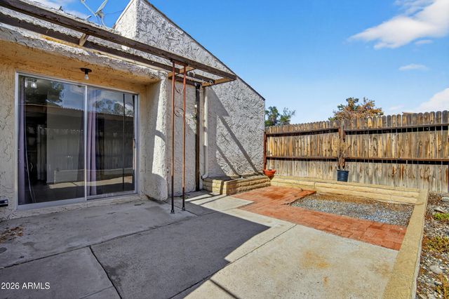 2221 W FARMDALE Avenue 17, Mesa, AZ 85202