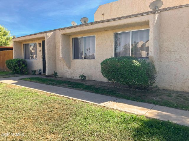 2221 W FARMDALE Avenue 17, Mesa, AZ 85202