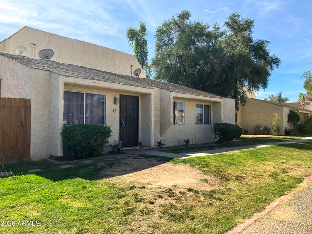 2221 W FARMDALE Avenue 17, Mesa, AZ 85202