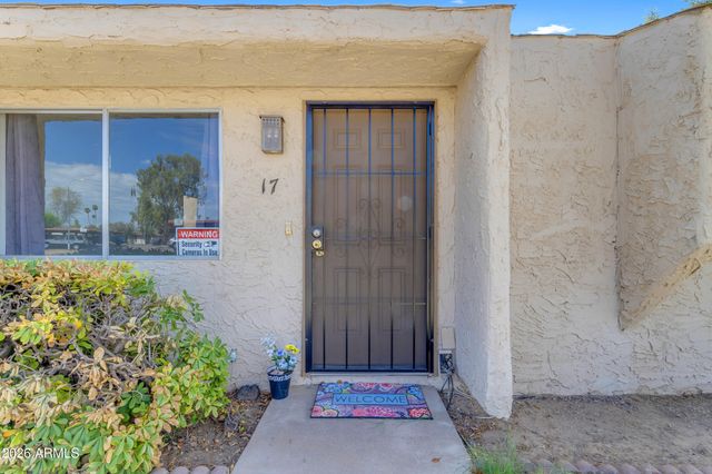 2221 W FARMDALE Avenue 17, Mesa, AZ 85202