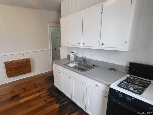 108 Winnikee Avenue 2, Poughkeepsie, NY 12601