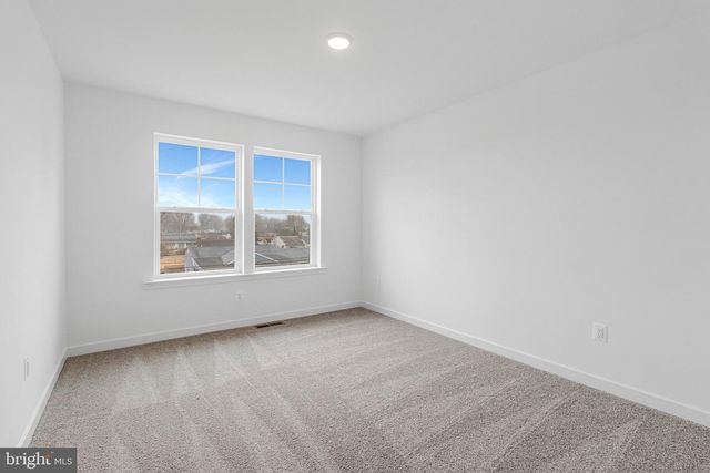 5729 HOWARD DR, Glen Burnie, MD 21061