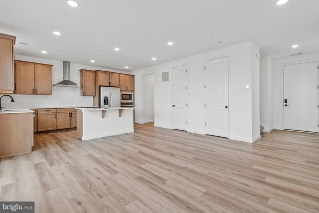 5729 HOWARD DR, Glen Burnie, MD 21061