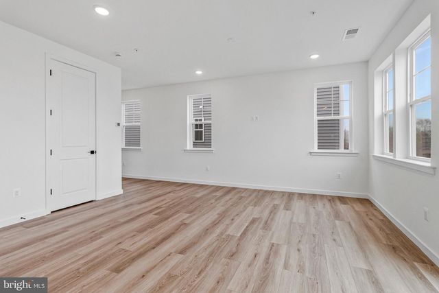 5729 HOWARD DR, Glen Burnie, MD 21061