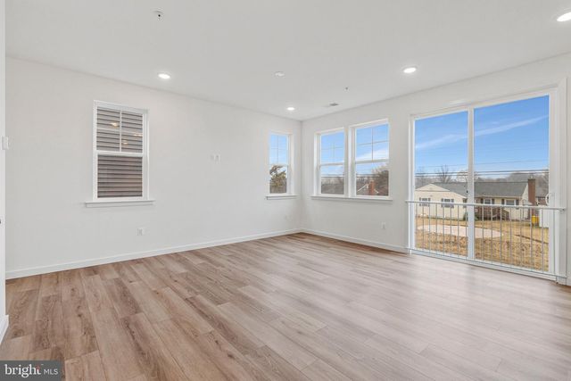 5729 HOWARD DR, Glen Burnie, MD 21061