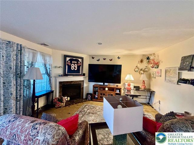 229 Patterson Walk, Forks Twp, PA 18040