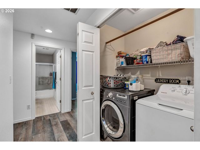 389 Nw SADIE Ct, Hillsboro, OR 97124