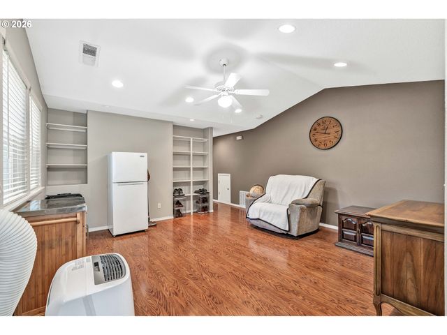 389 Nw SADIE Ct, Hillsboro, OR 97124