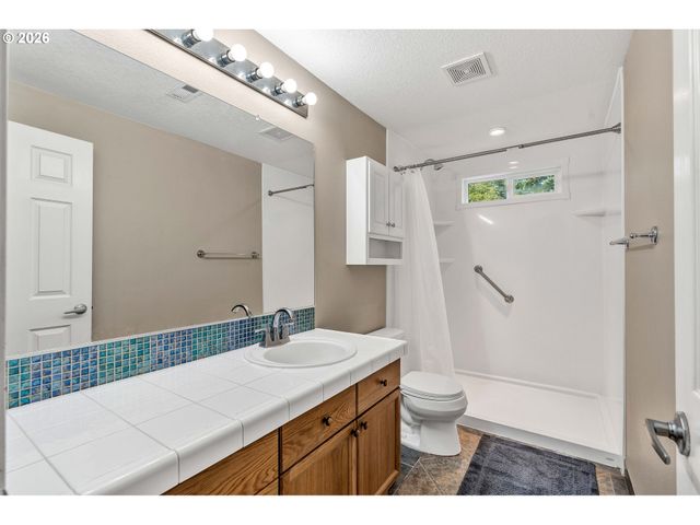 389 Nw SADIE Ct, Hillsboro, OR 97124