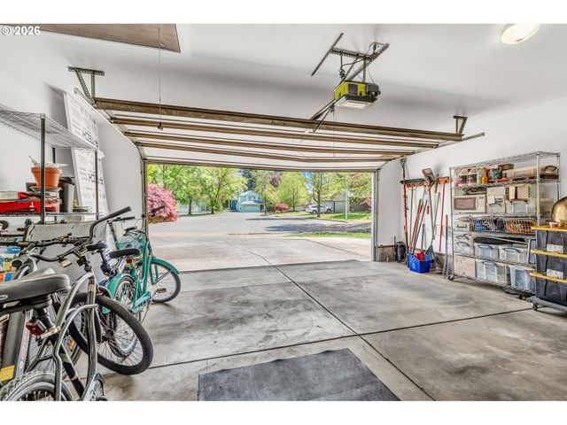 389 Nw SADIE Ct, Hillsboro, OR 97124