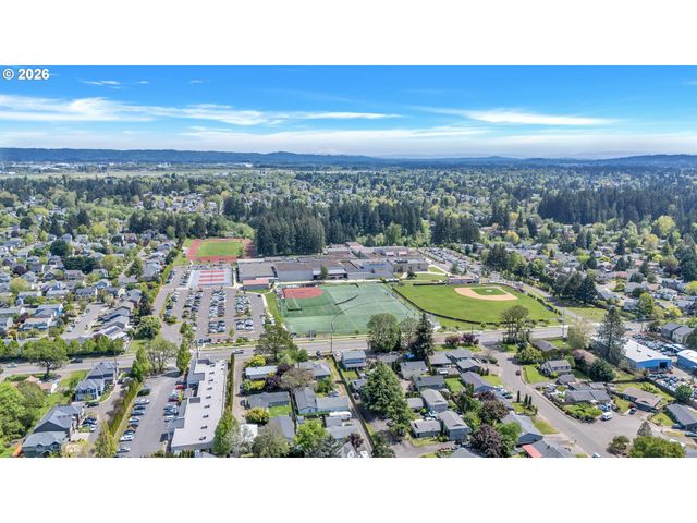 389 Nw SADIE Ct, Hillsboro, OR 97124