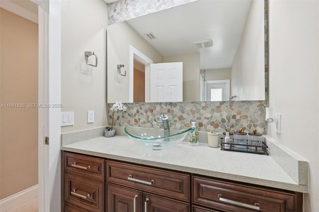 11573 NW 39th Pl, Coral Springs, FL 33065