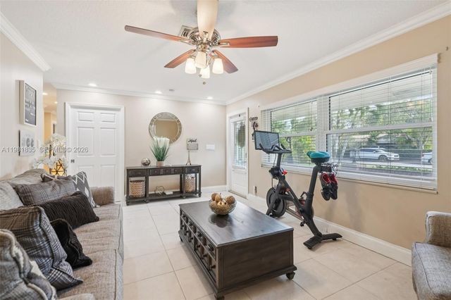 11573 NW 39th Pl, Coral Springs, FL 33065