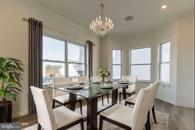 18 RAVENWOOD E DR E, Cape May Court House, NJ 08210