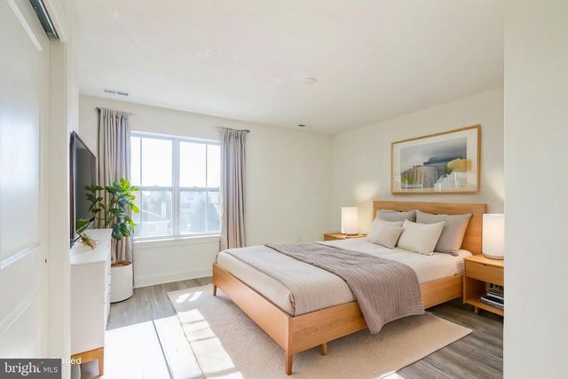 18 RAVENWOOD E DR E, Cape May Court House, NJ 08210