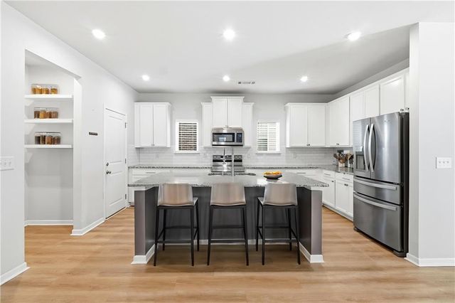 2719 Morgan Spring Trail, Buford, GA 30519