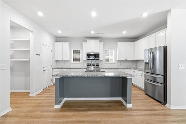2719 Morgan Spring Trail, Buford, GA 30519