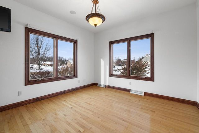 145 Victoria CIRCLE, Union Grove, WI 53182