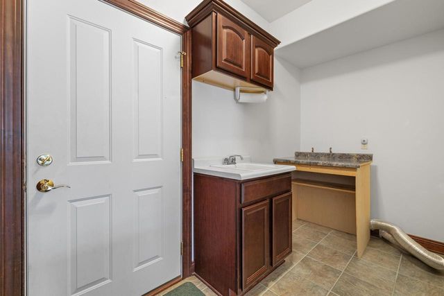 145 Victoria CIRCLE, Union Grove, WI 53182