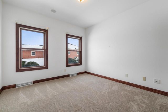 145 Victoria CIRCLE, Union Grove, WI 53182