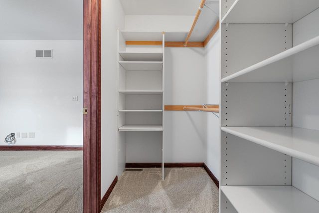 145 Victoria CIRCLE, Union Grove, WI 53182