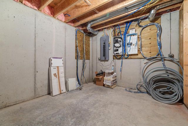 145 Victoria CIRCLE, Union Grove, WI 53182