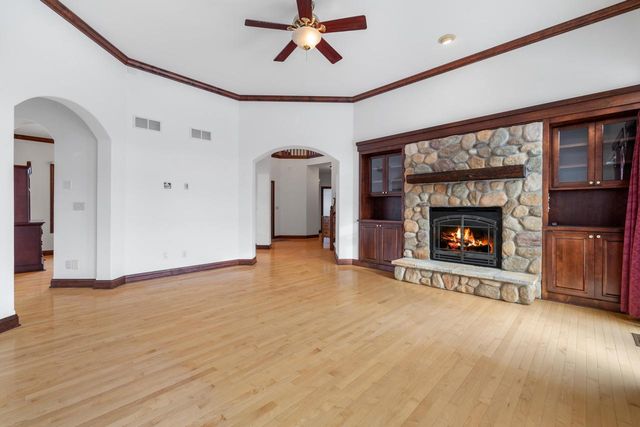 145 Victoria CIRCLE, Union Grove, WI 53182