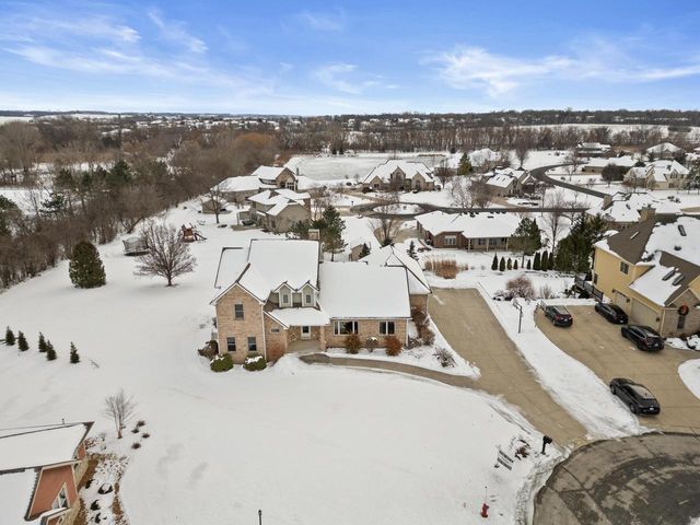 145 Victoria CIRCLE, Union Grove, WI 53182