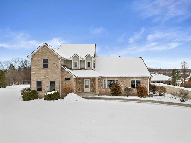 145 Victoria CIRCLE, Union Grove, WI 53182