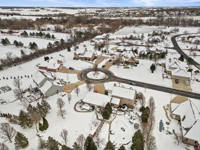 145 Victoria CIRCLE, Union Grove, WI 53182